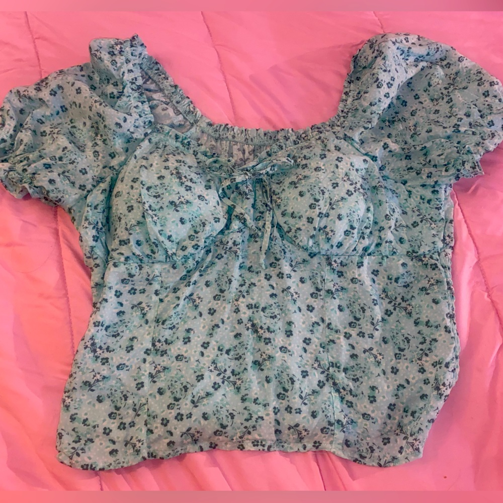 Green flower top